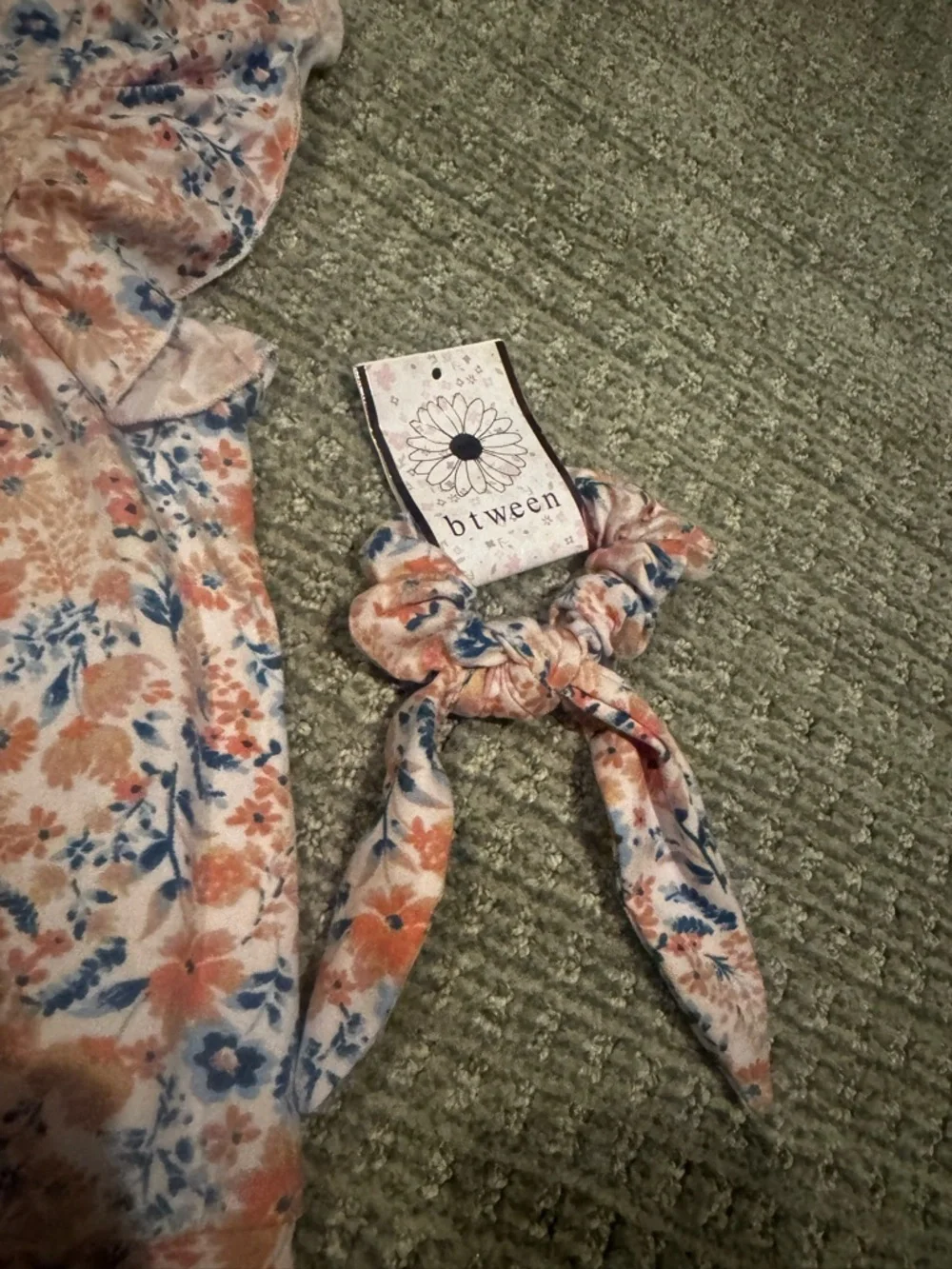 btween Peach Floral Ruffle Sleeve Top with Blue Denim Shorts Set - Picture 4 of 8